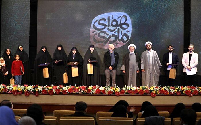 تقدیر از ۴۰ برگزیده اولین رویداد هوای مادری