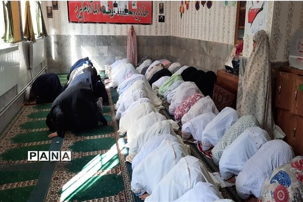 طرح اقامه نماز جماعت  در دبستان حاج حسین عرب