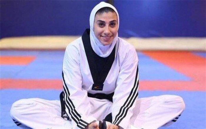 ناهید کیانی مسفر پاریس شد