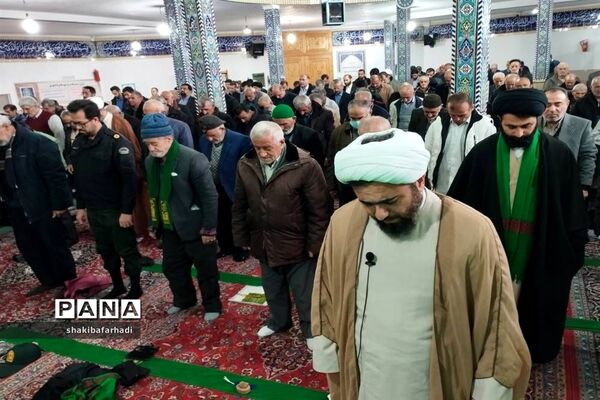 اقامه باشکوه نمازجمعه ‌در شهرستان فیروزکوه