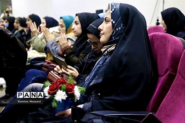 میزبانی اصحاب رسانه از یادگاران بمباران ۲۷ دی دانشگاه تبریز همزمان با سالروز تشکیل بسیج رسانه