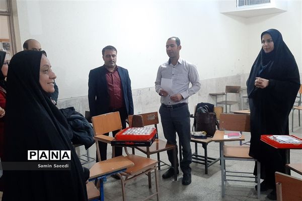 برگزاری دوره آموزشی بازی های فکری رویش ویژه فرهنگیان ناحیه ۳ شیراز