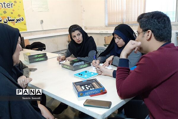 برگزاری دوره آموزشی بازی های فکری رویش ویژه فرهنگیان ناحیه ۳ شیراز