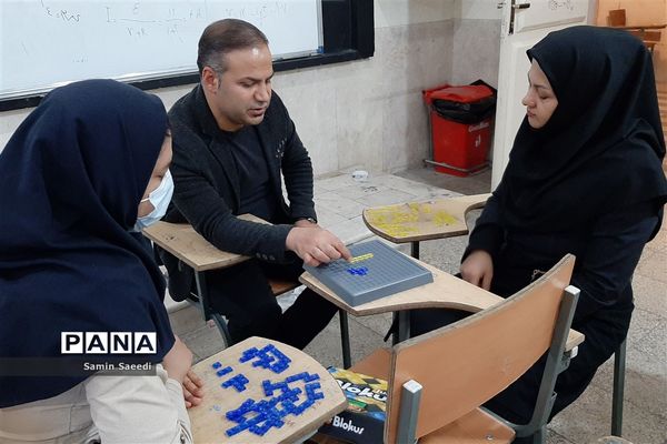 برگزاری دوره آموزشی بازی های فکری رویش ویژه فرهنگیان ناحیه ۳ شیراز
