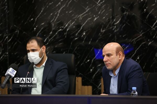 نشست صمیمی وزیر آموزش‌وپرورش با مدال‌آوران المپیادهای علمی