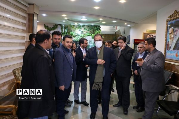 بازدید وزیرآموزش و پرورش از نمایشگاه دانش‌آموزی «آخراشه» در قم