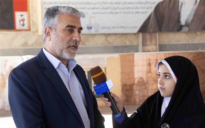 پویش کتاب چهل قلپ کار می‌تواند الهام‌بخش و الگوساز دانش‌آموزان باشد