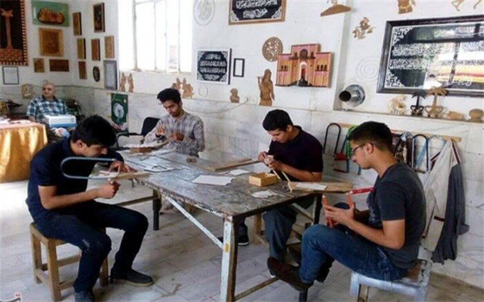 لزوم تفاهم‌نامه بین مدارس با  بازارکار و قراردادن دستمزد برای دانش‌آموزان