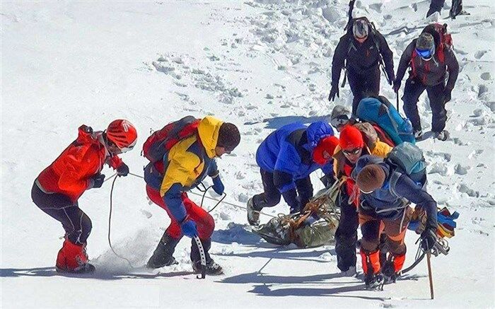 پیکر کوهنورد ۷۰ ساله در قله توچال پیدا شد