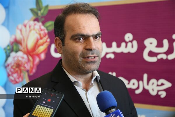 توزیع شیر رایگان در مدارس ابتدایی استان چهارمحال و بختیاری