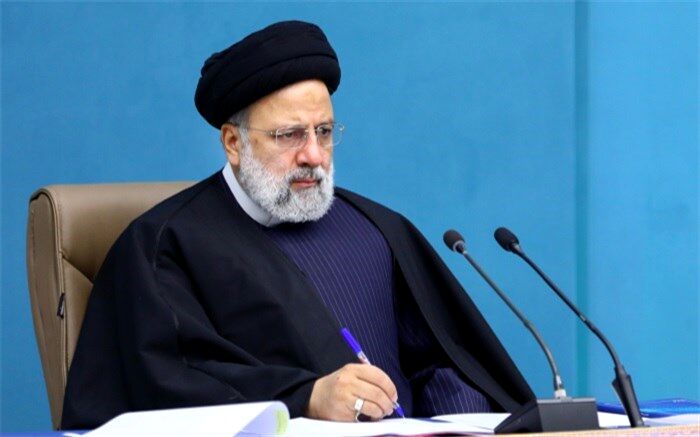 آیت الله  رئیسی «قانون حمایت از گزارشگران فساد» را برای اجرا ابلاغ کرد