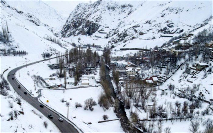 تردد روان و بارش باران در جاده چالوس