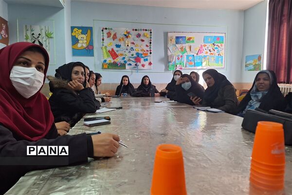 کارگاه آموزشی توجیهی رابطین المپیاد رویش در ناحیه یک شیراز