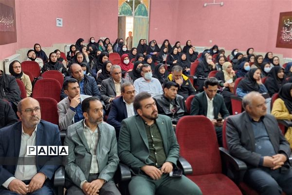 کارگاه آموزشی توجیهی رابطین المپیاد رویش در ناحیه یک شیراز