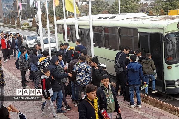 افتتاحیه نمایشگاه دستاوردهای پژوهشی دانش‌آموزی مدارس غیردولتی و هیئت امنایی در پارک فناوری پردیس