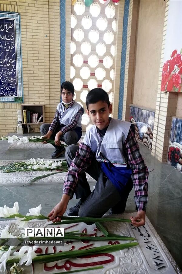 یادواره شهدا در دبستان شهید بصیری ابرکوه