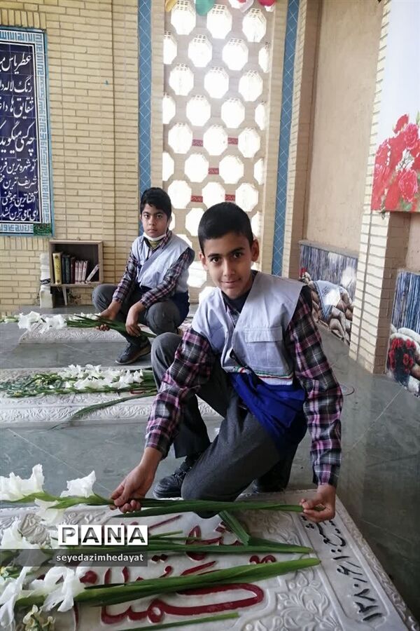 یادواره شهدا در دبستان شهید بصیری ابرکوه