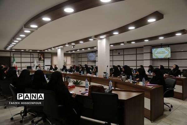 نشست فصلی مأمورین و رابطین سازمان دانش‌آموزی شهرستان‌های استان تهران