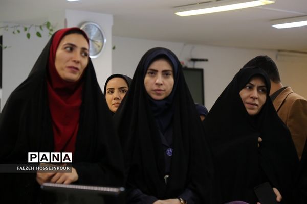 بازدید مأمورین و رابطین سازمان دانش‌آموزی شهرستان‌های استان تهران از تحریریه خبرگزاری پانا