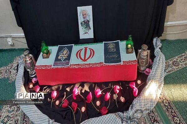 یادواره لاله‌های روشن درآموزشگاه الله‌اکبر اسلامشهر