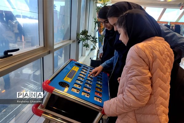 اردوی راهیان پیشرفت دانش‌آموزان دبیرستان فرزانگان استعداد درخشان ملارد به پارک علم و فناوری پردیس