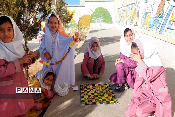 برگزاری روز بدون کیف و کتاب در دبستان بوستان شهرستان بن