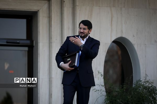 حاشیه جلسه هیات دولت - ۲۷ دی