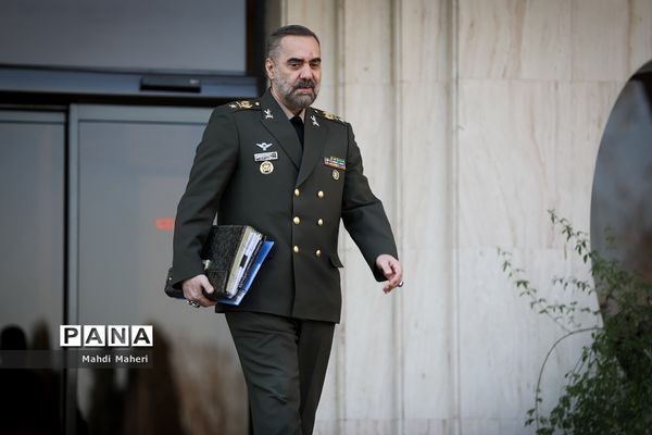 حاشیه جلسه هیات دولت - ۲۷ دی