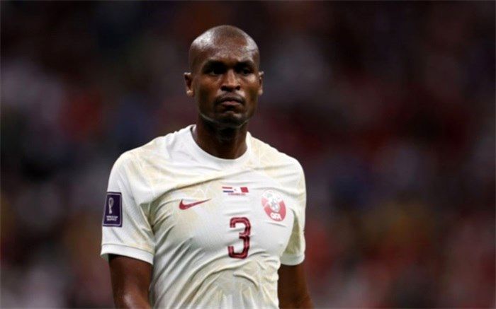 غول قطری در نزدیکی اردوگاه پرسپولیس