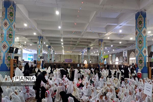 جشن تکلیف و بندگی نوگلان با حضور عمو غزالی در دبستان جامعه القرآن کاشان
