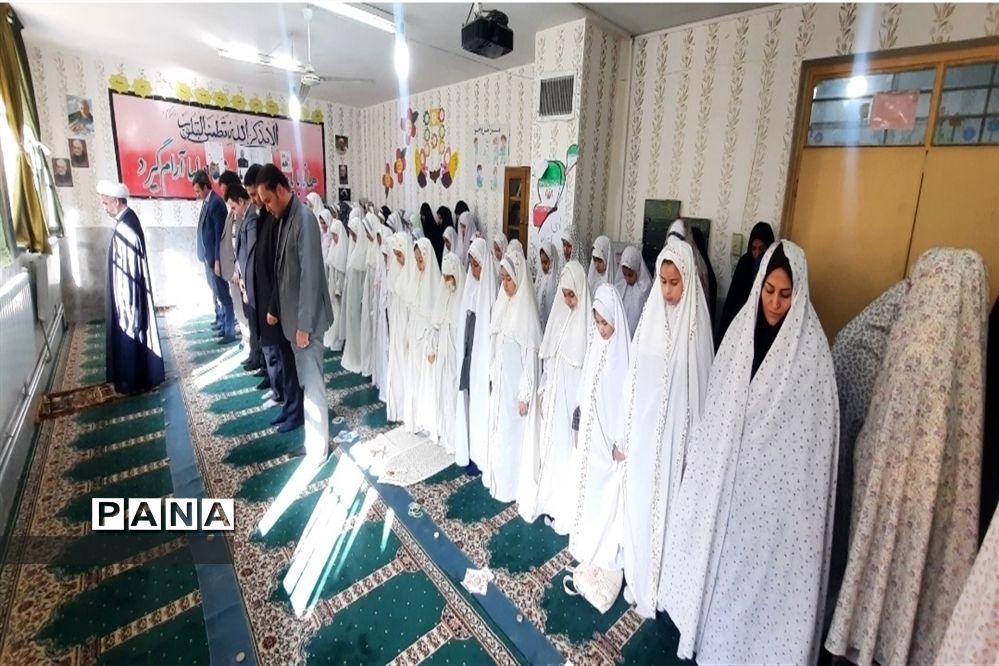 اقامه نماز زیربنای تعالی روح انسان است