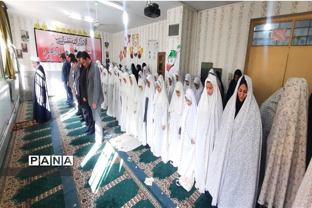 اقامه نماز زیربنای تعالی روح انسان است
