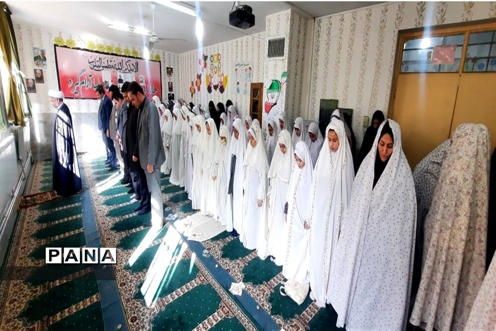 اقامه نماز زیربنای تعالی روح انسان است