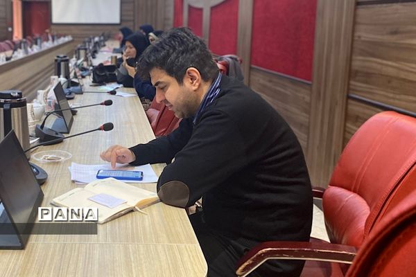 برگزاری کارگاه آموزشی تحکیم خانواده ویژه کارکنان دستگاه‌های دولتی در اداره‌کل شهرستان‌های استان تهران