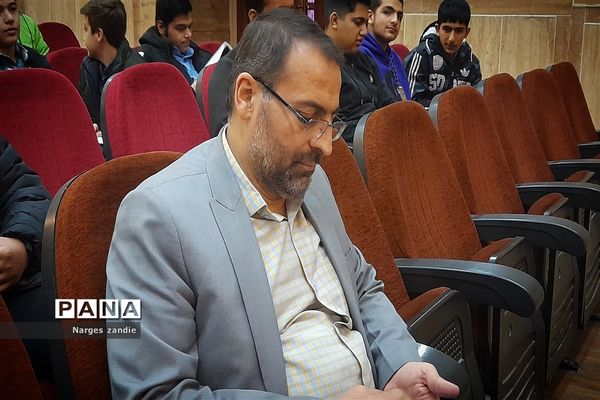 جلسه رؤسای شوراهای دانش‌آموزی در شهرستان ملارد