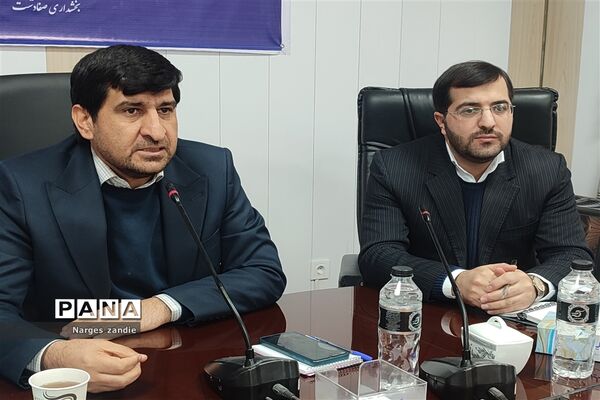 جلسه رؤسای شوراهای دانش‌آموزی در شهرستان ملارد