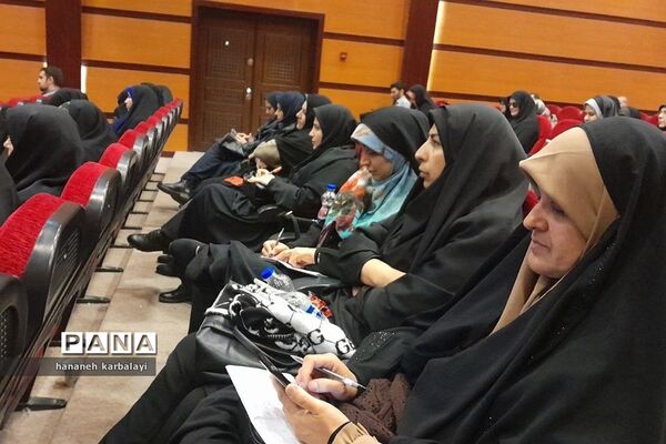 نشست توجیهی لیگ جت و افزایش سواد رسانه‌ای کادر مدارس دولتی ناحیه دو بهارستان