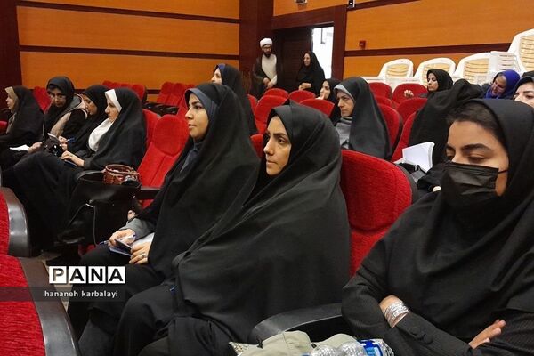 نشست توجیهی لیگ جت و افزایش سواد رسانه‌ای کادر مدارس دولتی ناحیه دو بهارستان