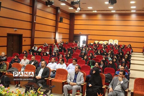 نشست توجیهی لیگ جت و افزایش سواد رسانه‌ای کادر مدارس دولتی ناحیه دو بهارستان