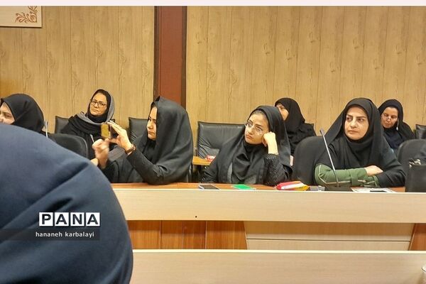 کارگاه آموزشی کمک‌های اولیه ویژه مدیران مدارس دولتی ناحیه ۲ بهارستان