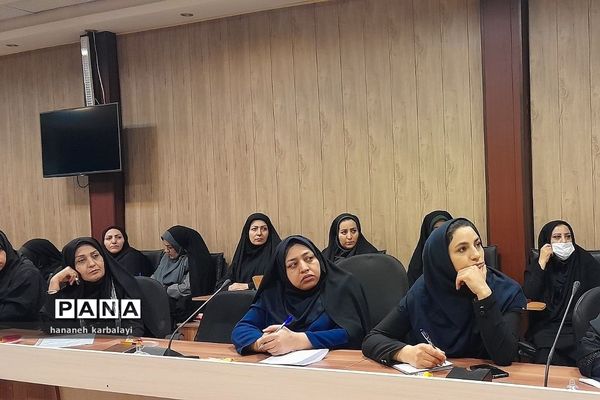 کارگاه آموزشی کمک‌های اولیه ویژه مدیران مدارس دولتی ناحیه ۲ بهارستان