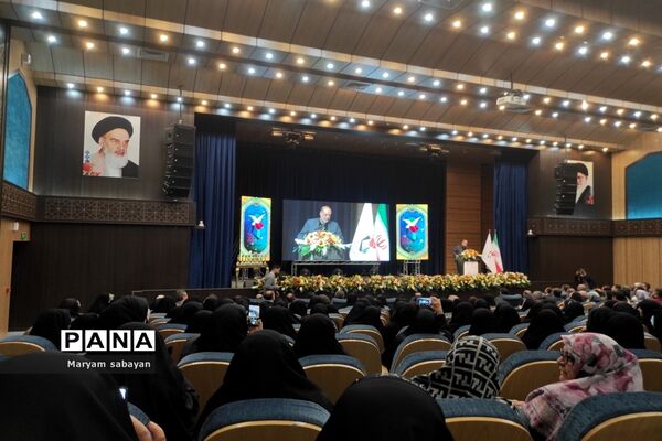 آیین اختتامیه دومین نمایشگاه هنرهای تجسمی ایثار در شیراز