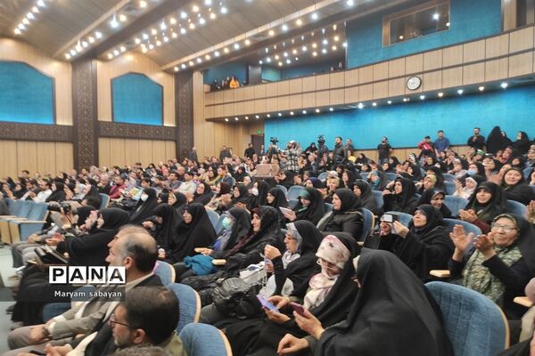 آیین اختتامیه دومین نمایشگاه هنرهای تجسمی ایثار در شیراز