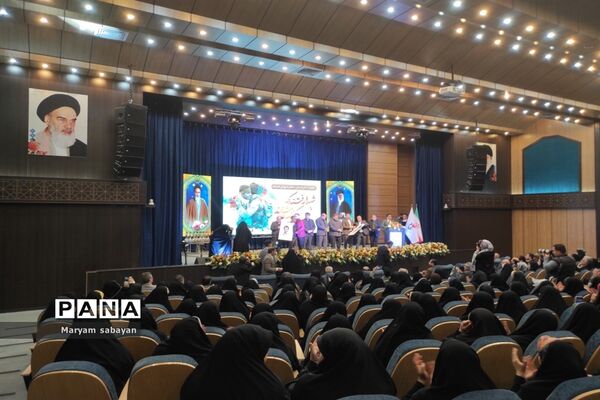 آیین اختتامیه دومین نمایشگاه هنرهای تجسمی ایثار در شیراز