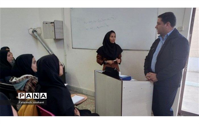 معلم عاشق تنها کسی است که می‌تواند این شغل را برعهده گیرد