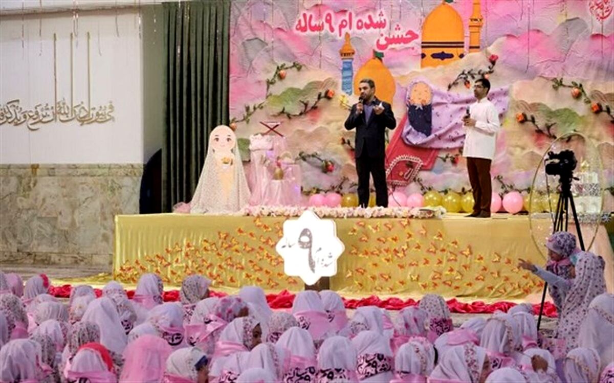 فضای انس با نماز و قرآن را در مدارس تقویت کنیم