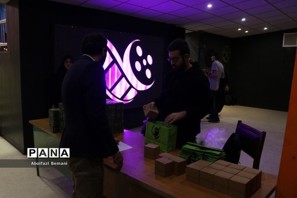 اختتامیه نخستین دوره «کد کمپ» در قم-1