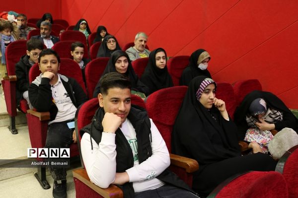 اختتامیه نخستین دوره «کد کمپ» در قم-1