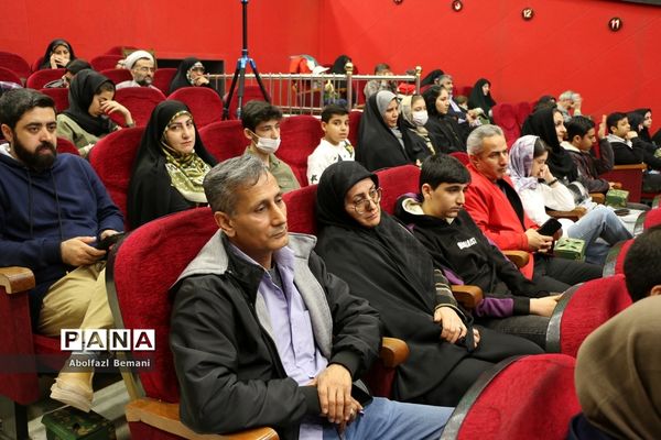 اختتامیه نخستین دوره «کد کمپ» در قم-1