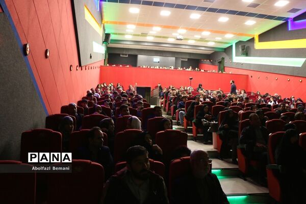 اختتامیه نخستین دوره «کد کمپ» در قم-1